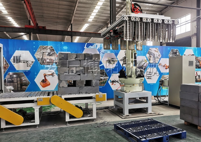 加氣磚碼垛機械手+全自動打包機生產(chǎn)線